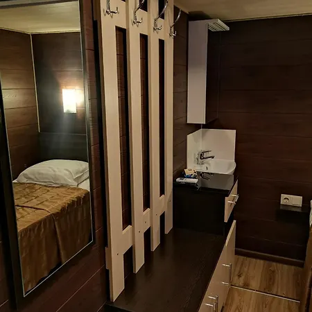 로카 알 마레 호텔