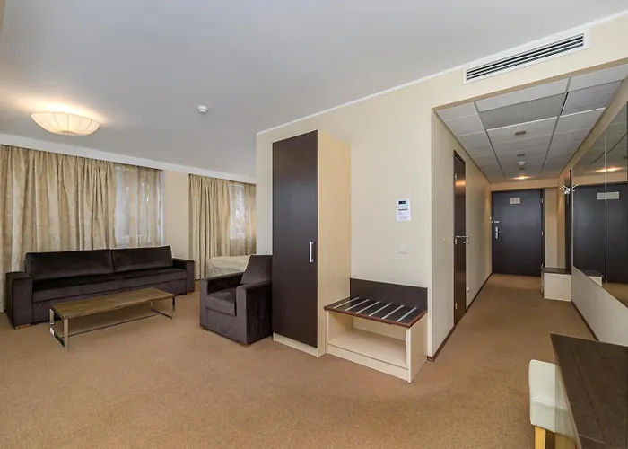 מלון Rocca Al Mare 4*